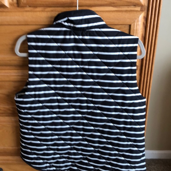 Gap striped puffer vest - Picture 3 of 4